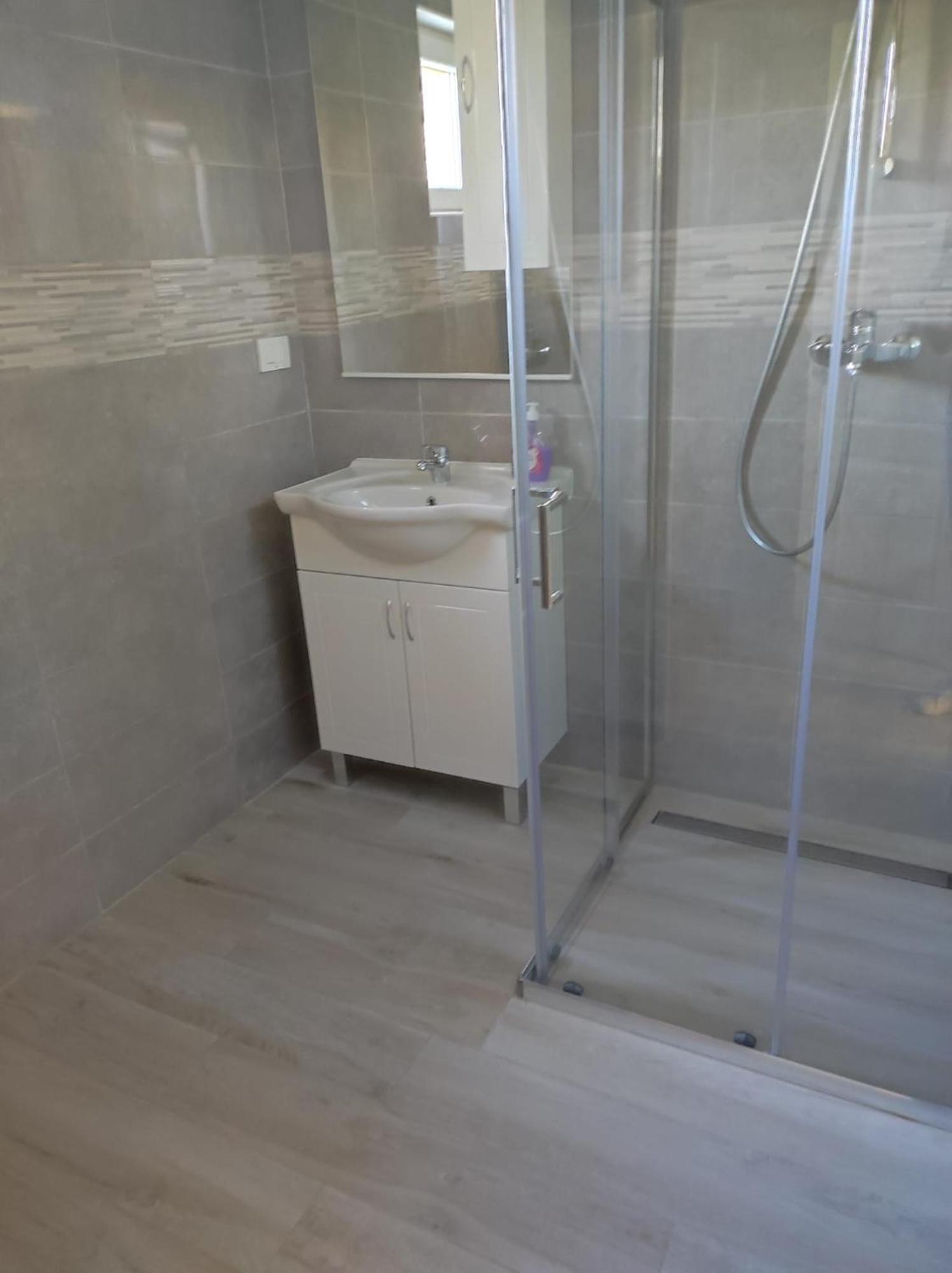 Gordana Apartmani Ljubač Exterior foto